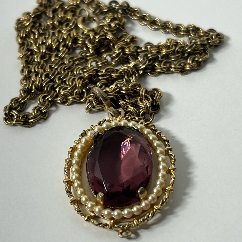 Vintage Avon Gold Tone Gem Pendant Necklace